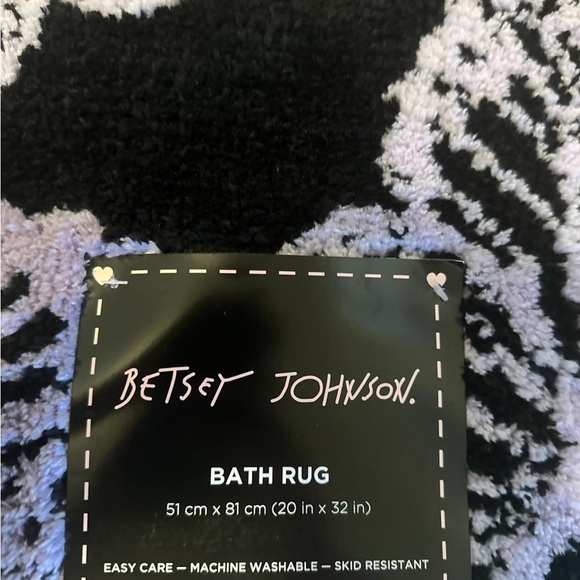 Betsey Johnson Butterfly Bath Mat - Picture 2 of 4